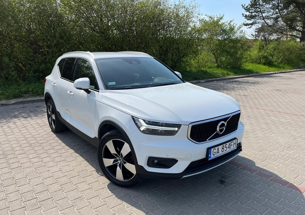 Volvo XC 40 cena 110700 przebieg: 82600, rok produkcji 2019 z Gdynia małe 254